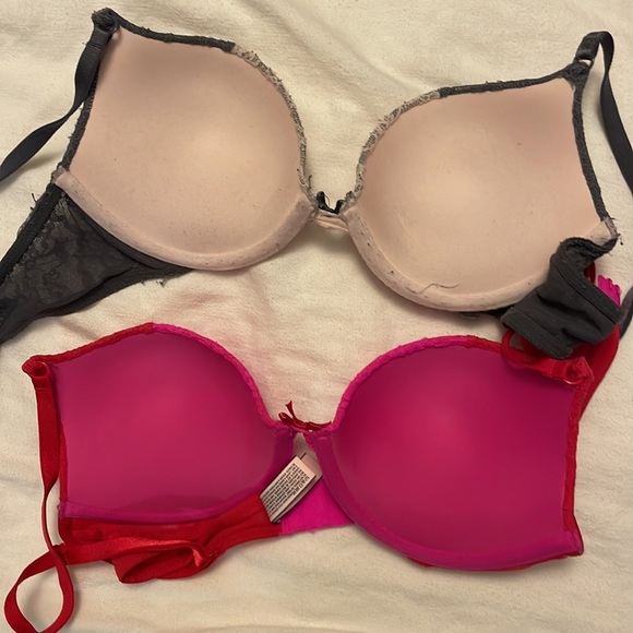 Victoria’s Secret lace bras - Picture 2 of 3